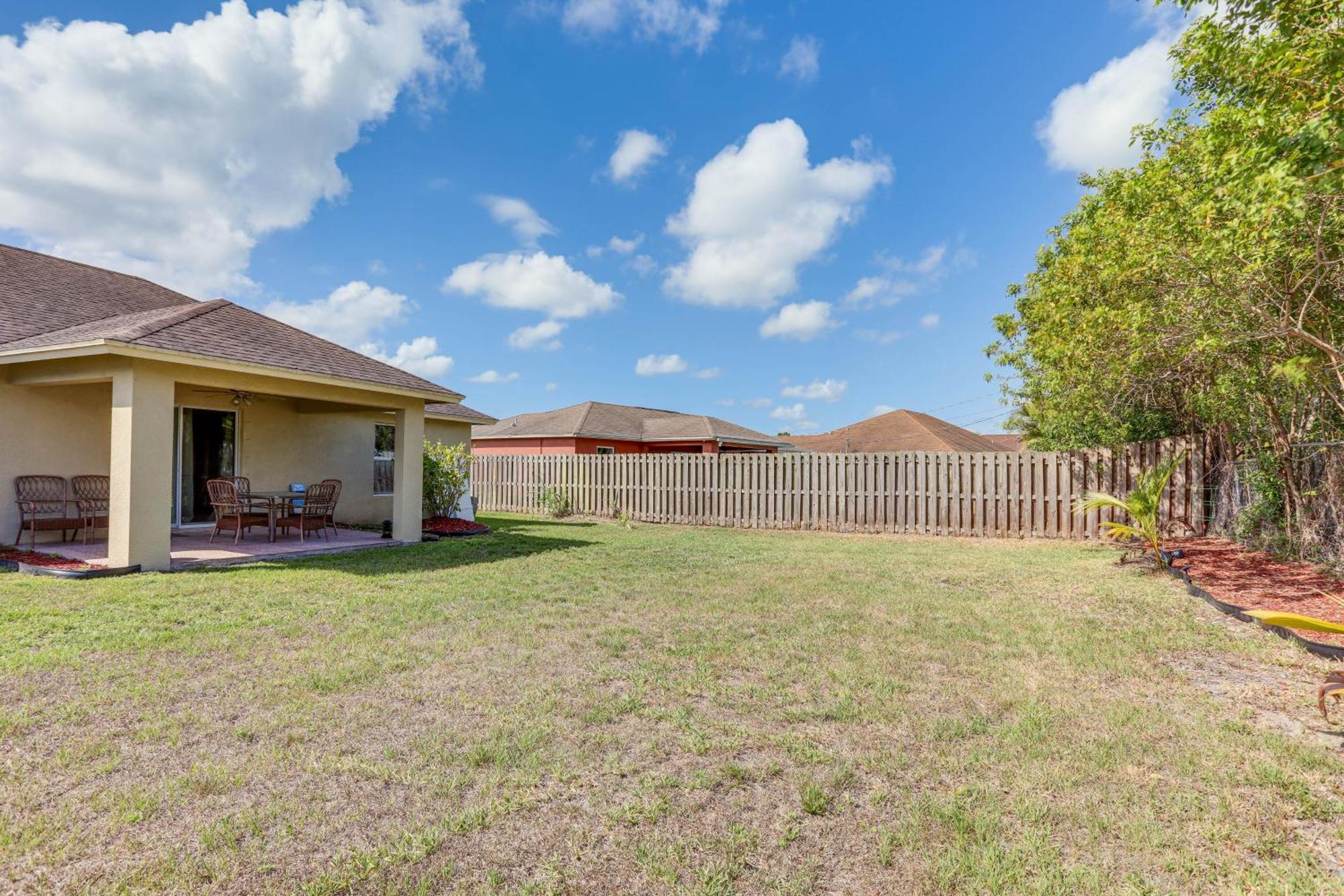 Port St Lucie Home With Above-Ground Pool And Grill Carlton Exteriör bild